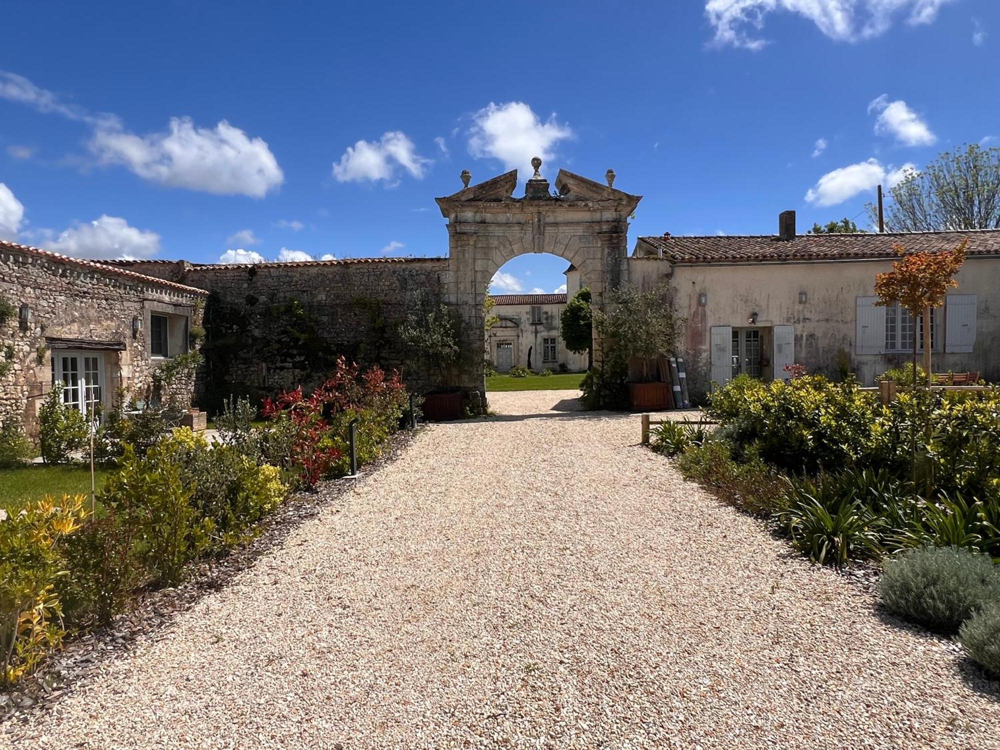 Chateau De Feusse Saint-Just-Luzac Exterior foto