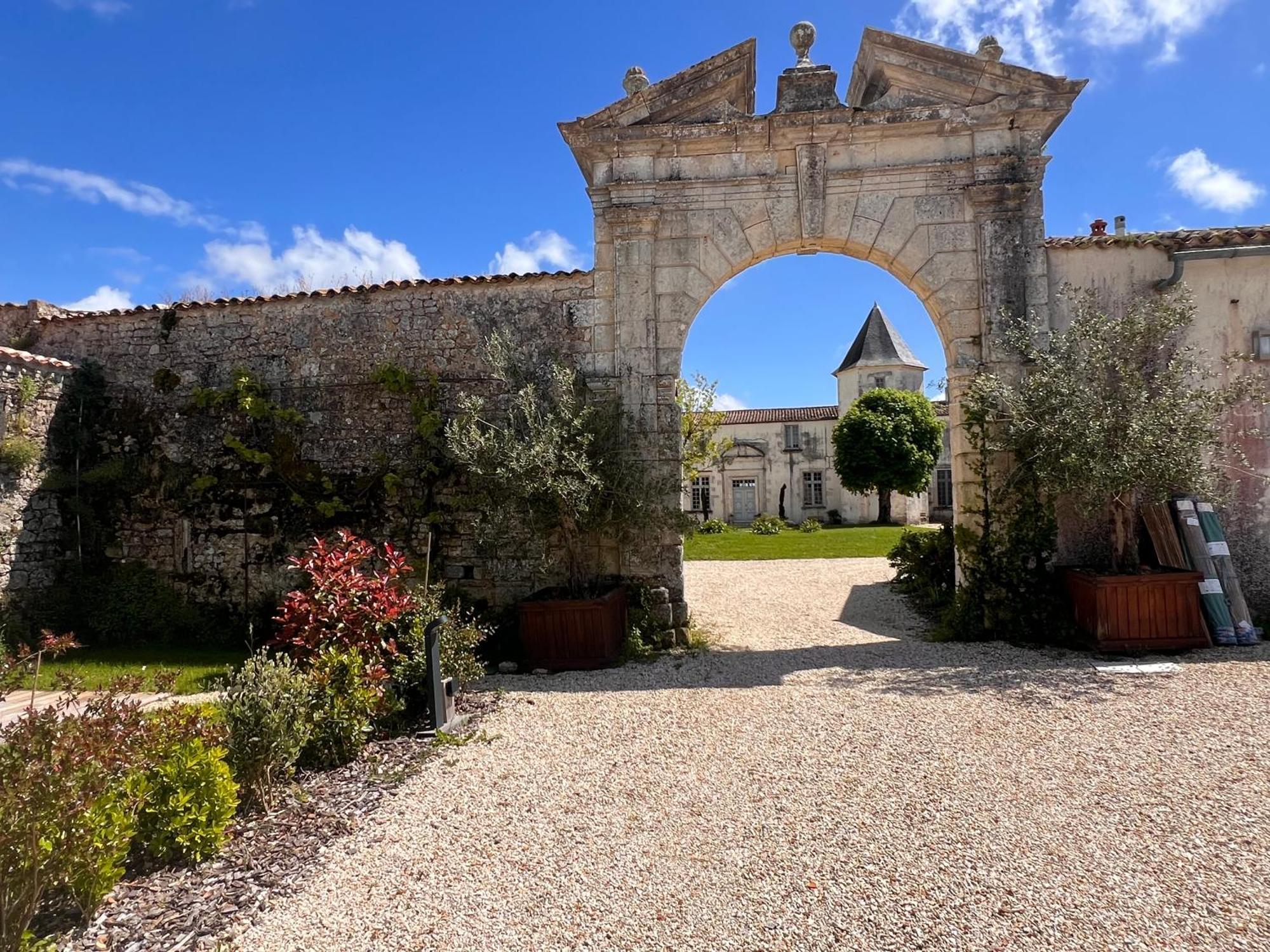 Chateau De Feusse Saint-Just-Luzac Exterior foto