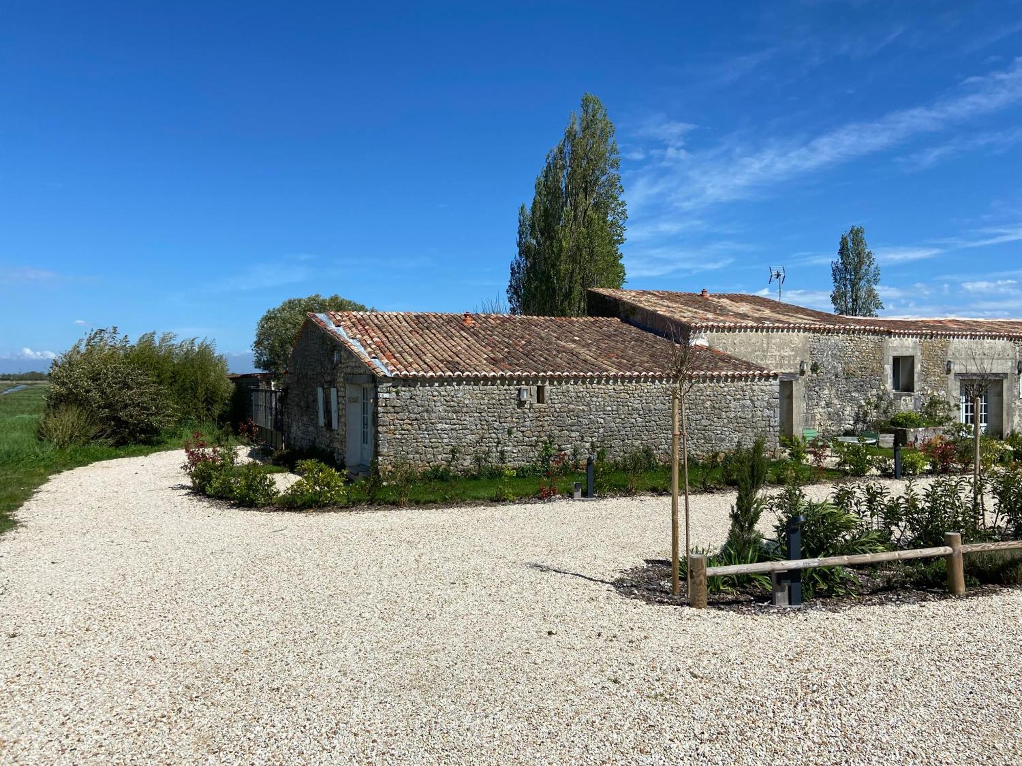 Chateau De Feusse Saint-Just-Luzac Exterior foto